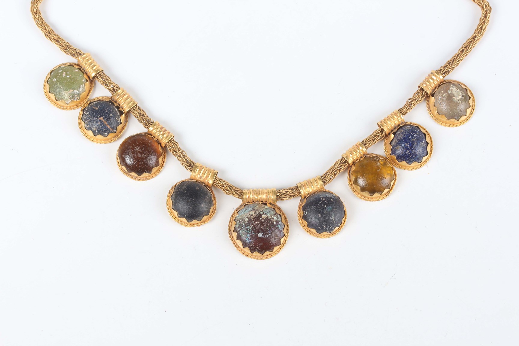 LOT 685