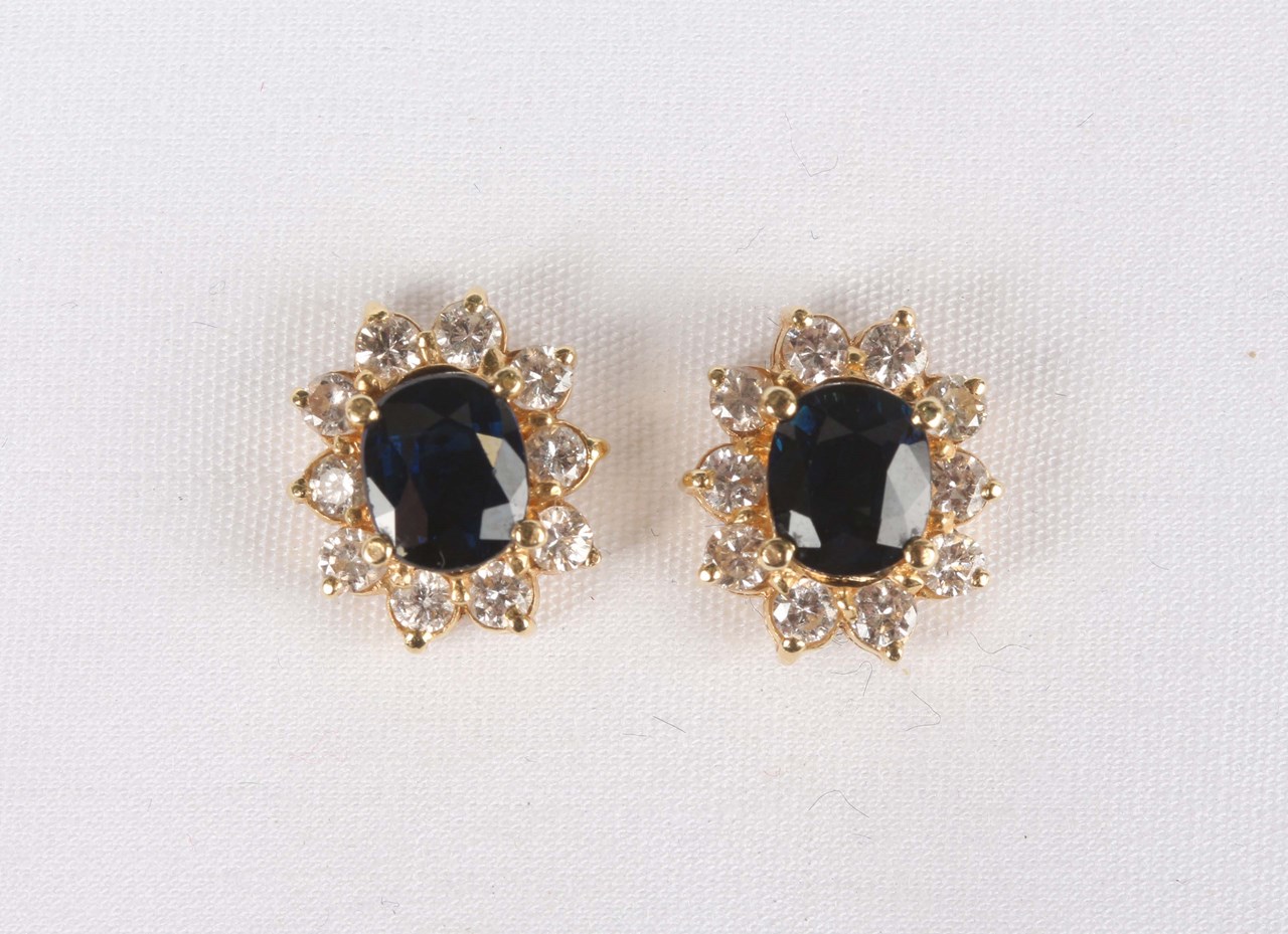 LOT 743