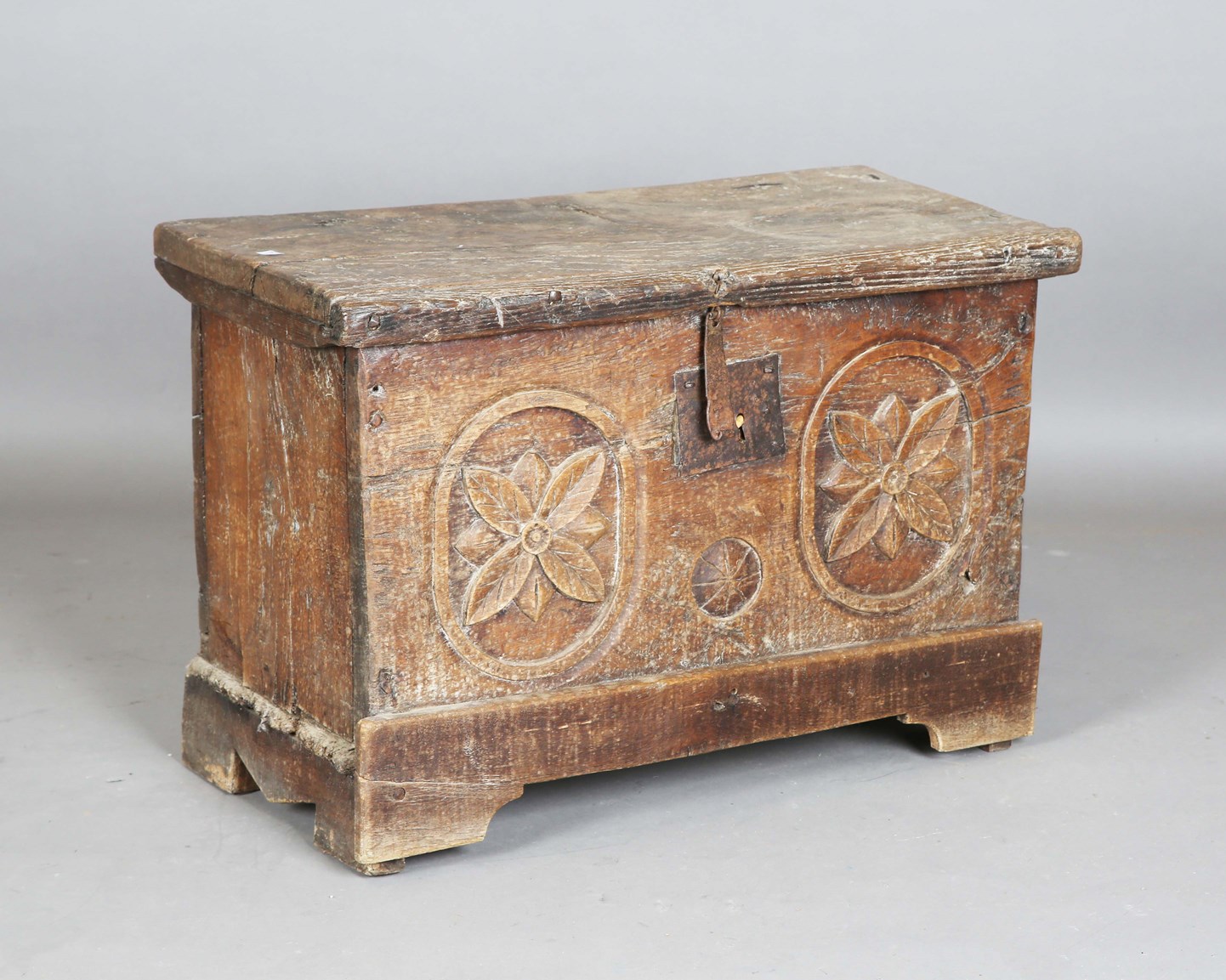 LOT 2075