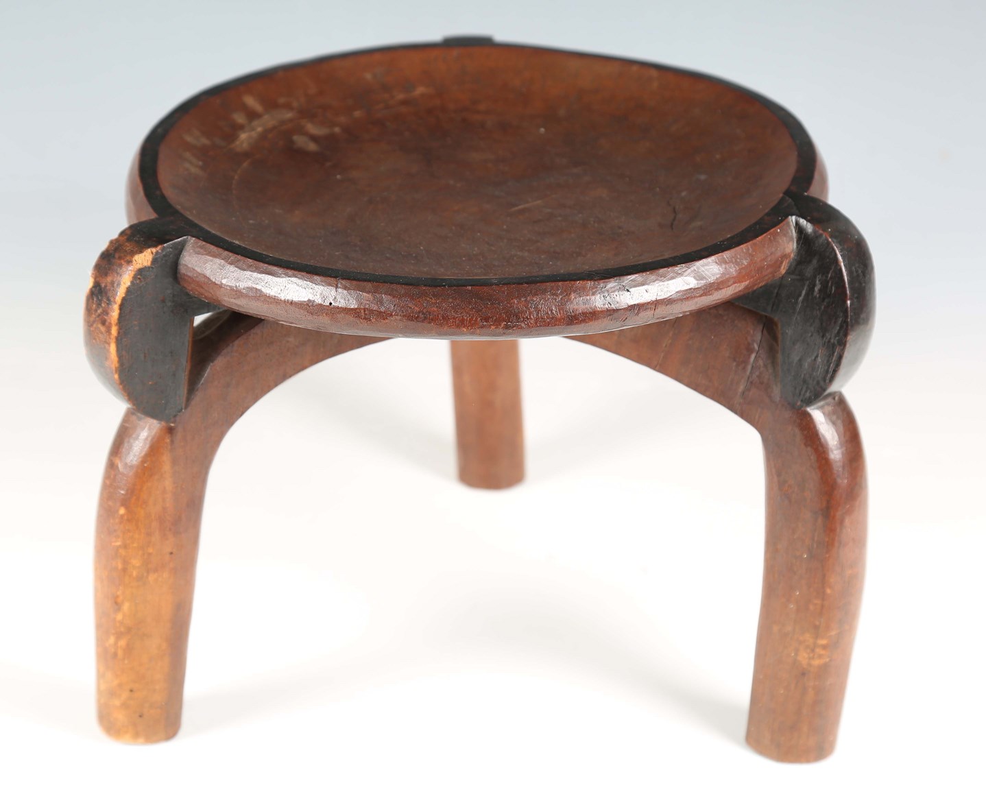 LOT 2319