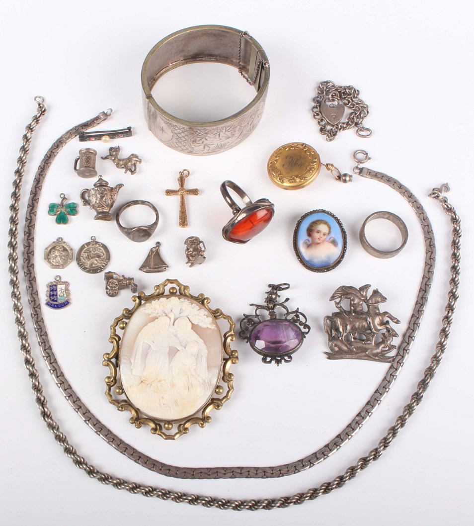 LOT 706