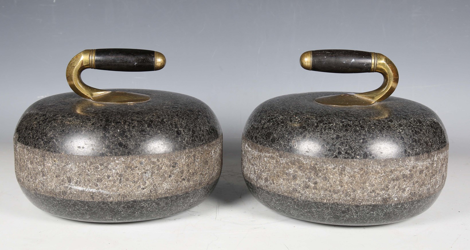 LOT 2569