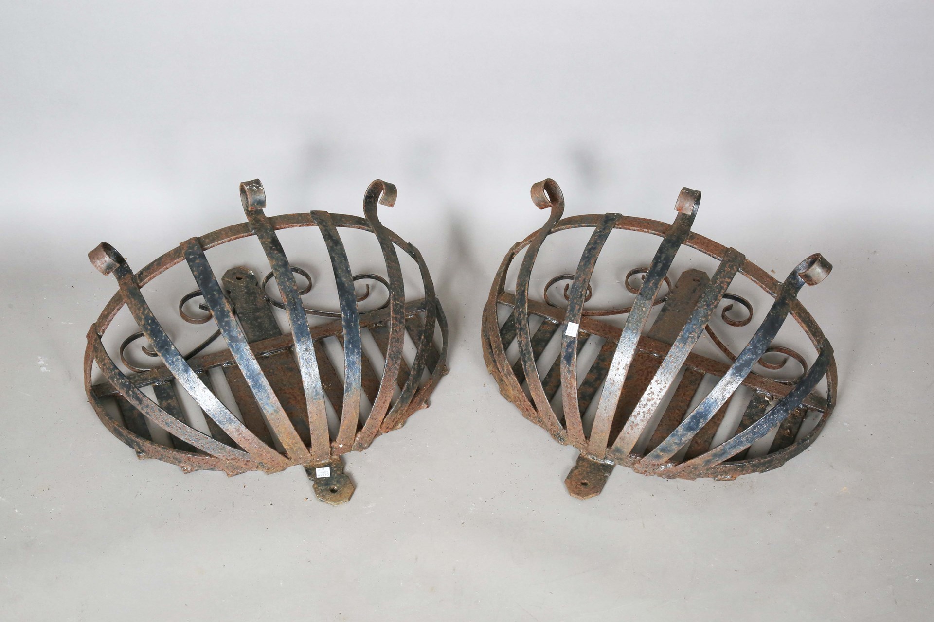 LOT 2577