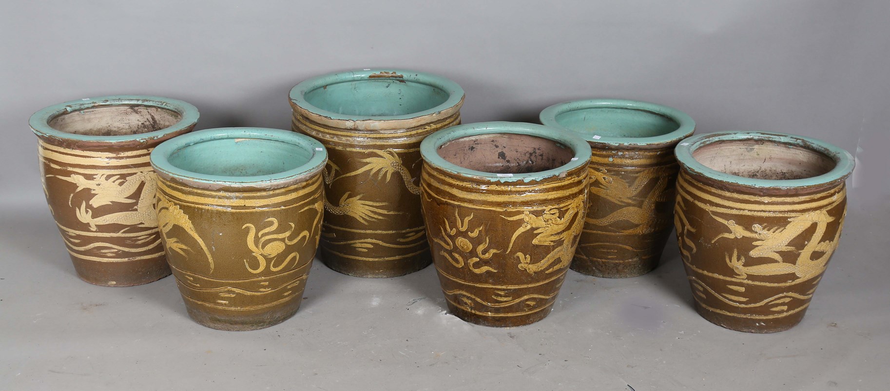 LOT 2582