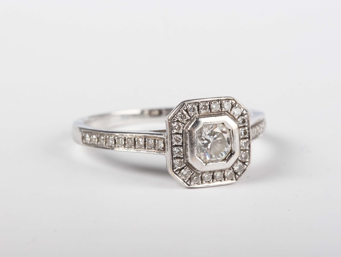 LOT 533