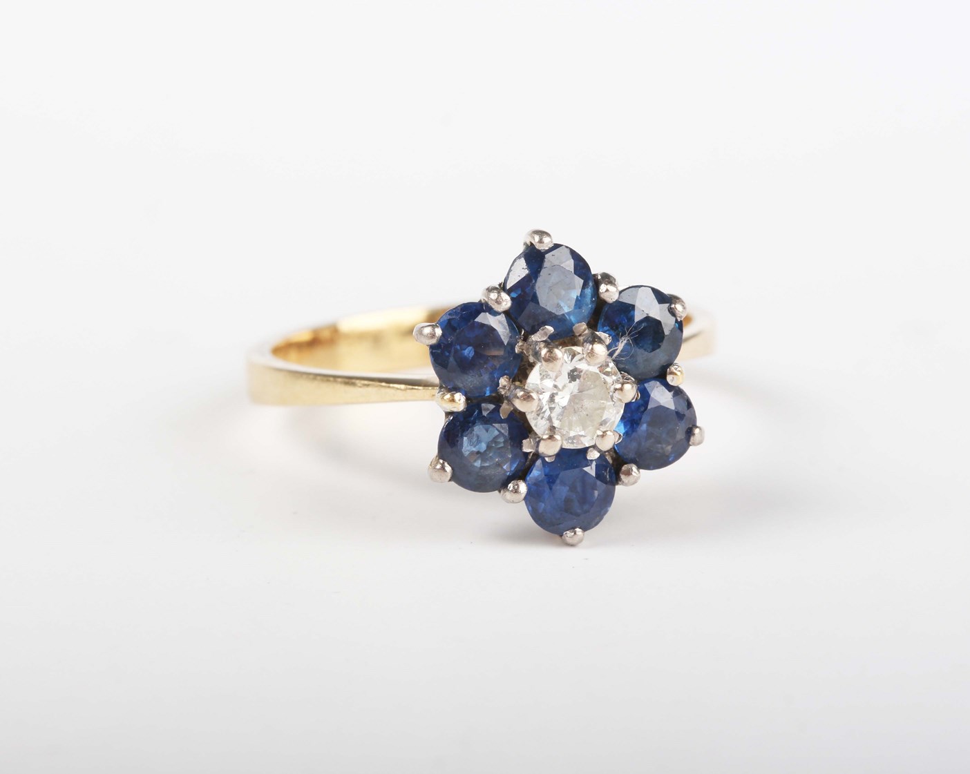 LOT 724