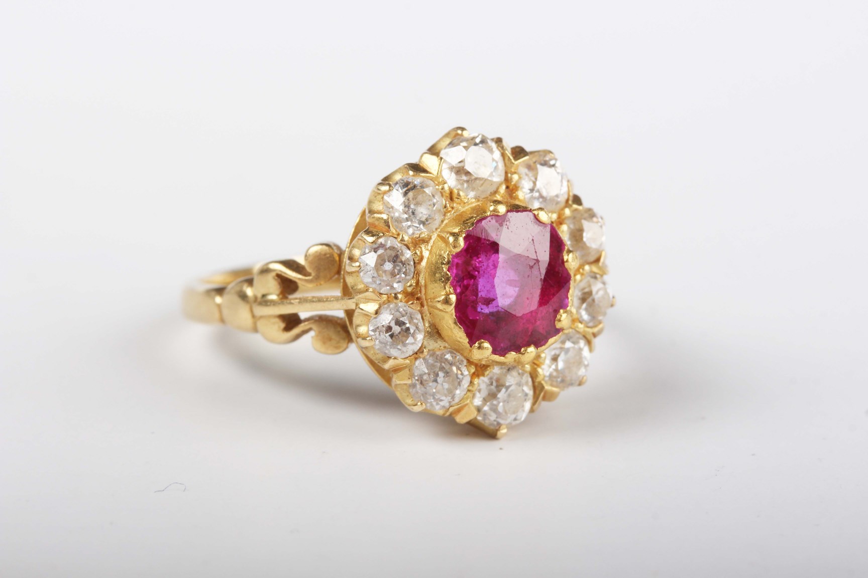 LOT 725