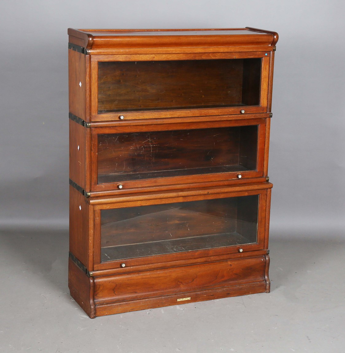 LOT 2082