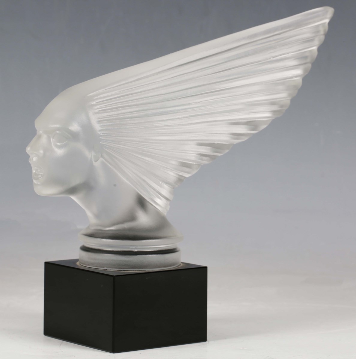 LOT 2319