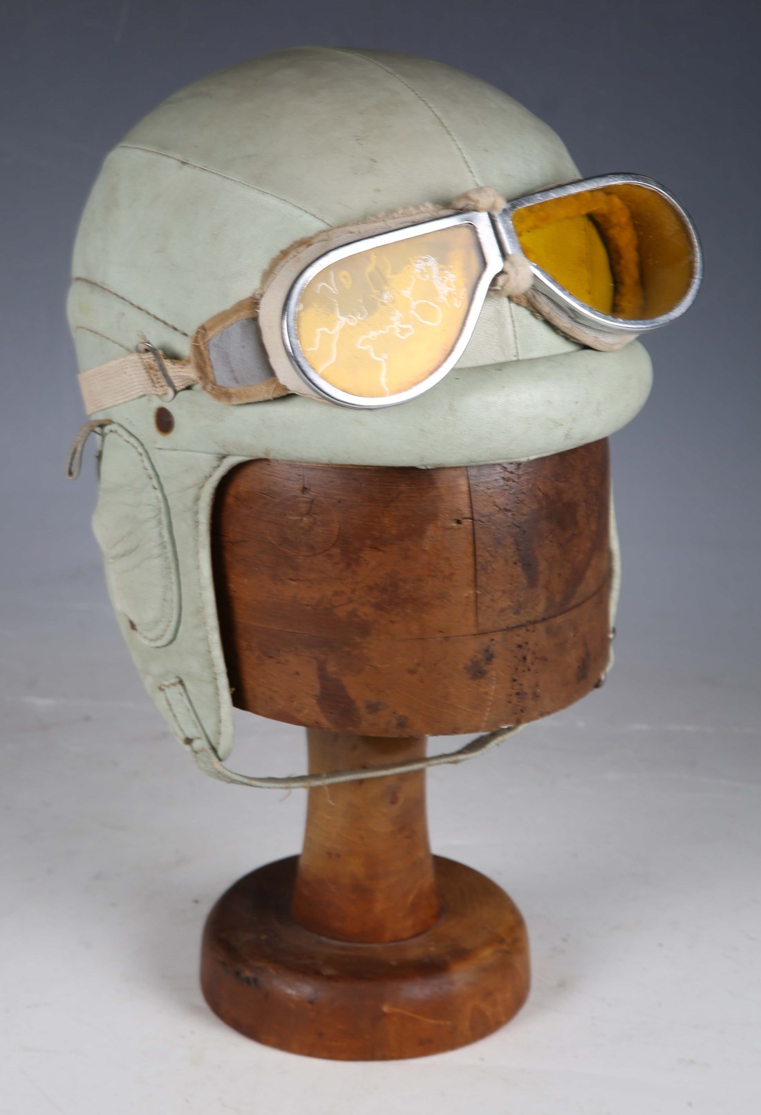 LOT 2395
