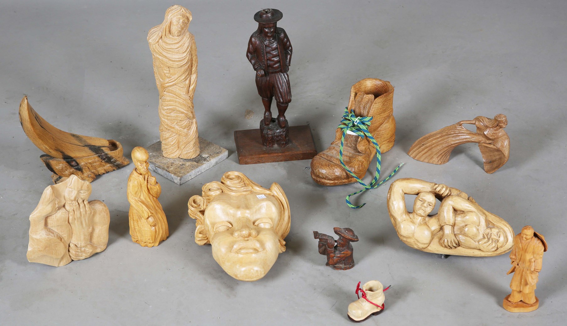 LOT 2561