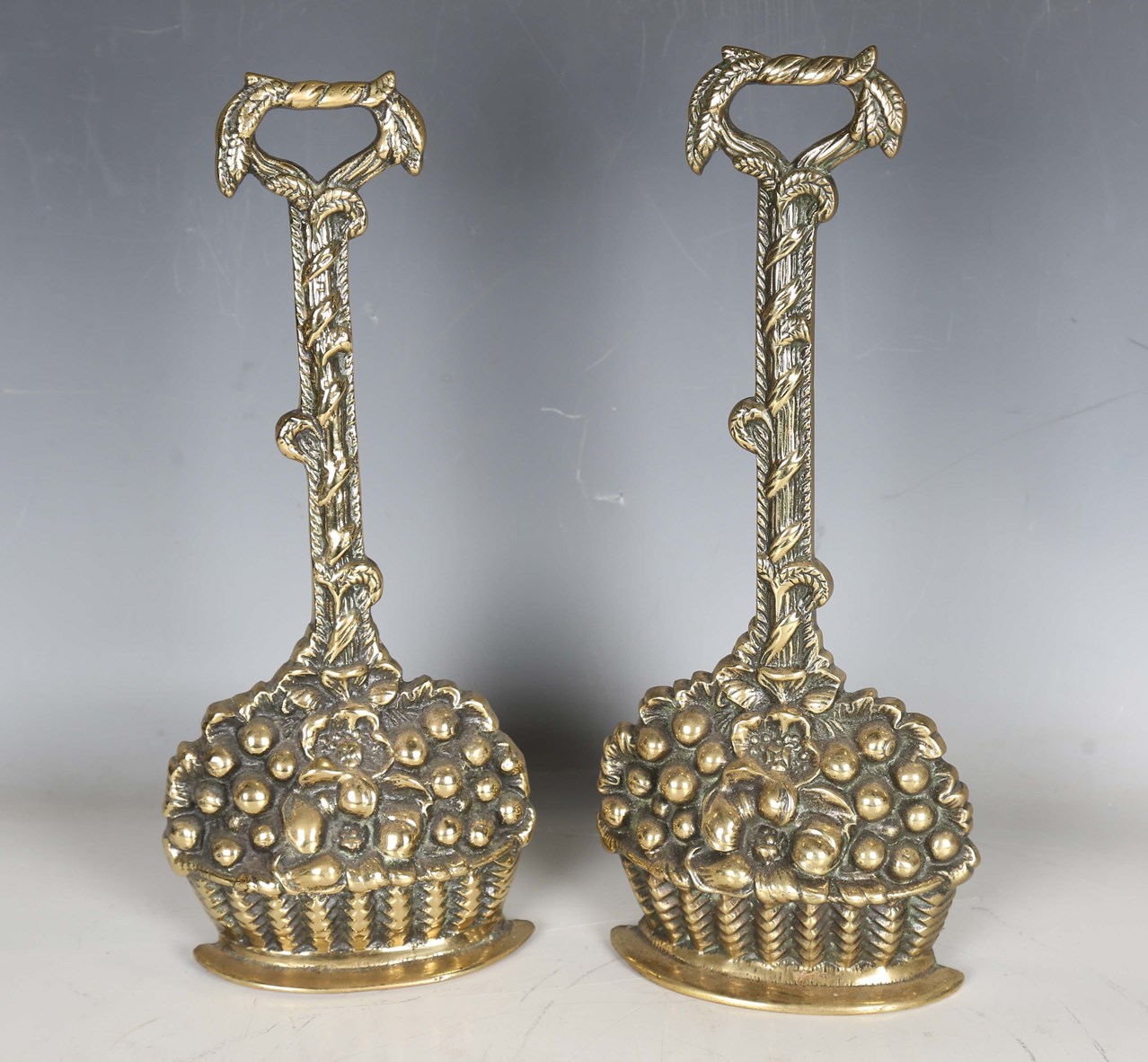 LOT 2572