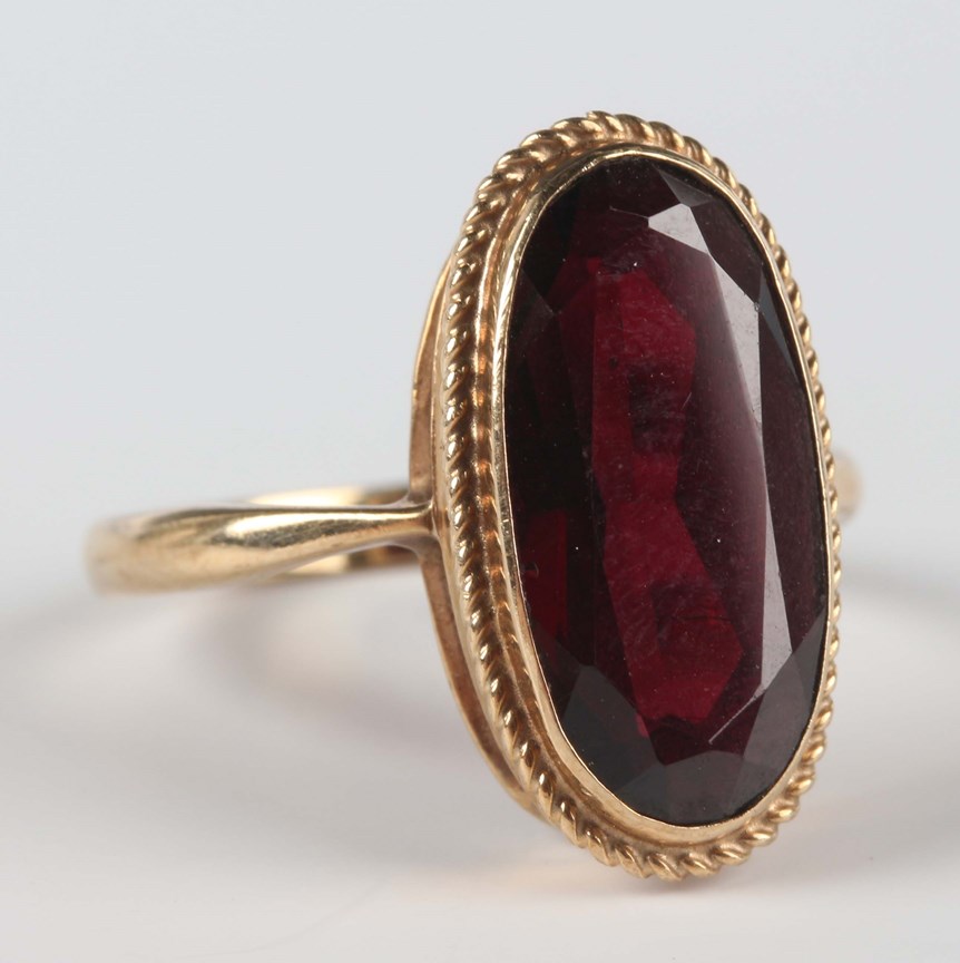 LOT 695