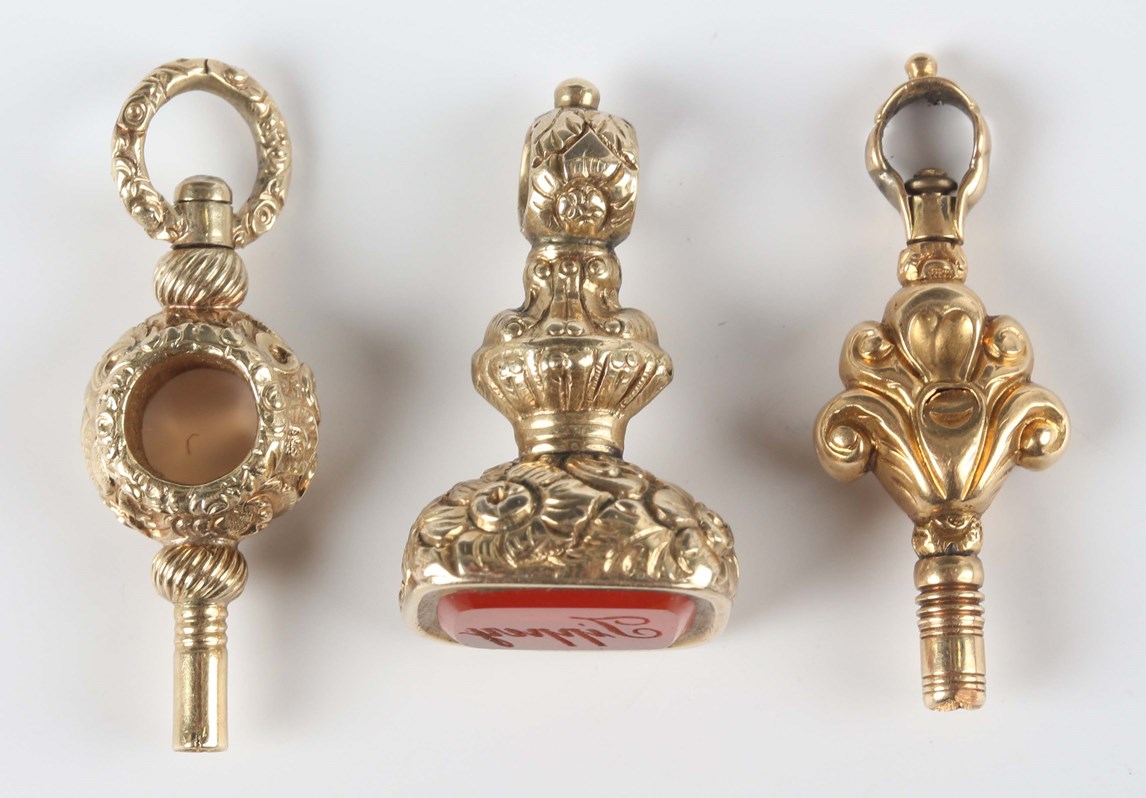 LOT 738