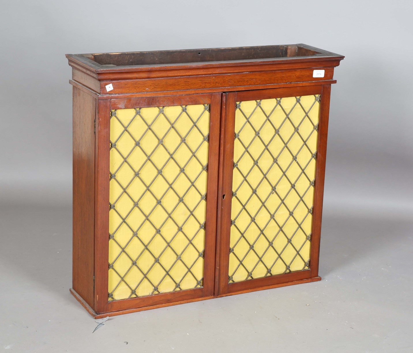 LOT 2076