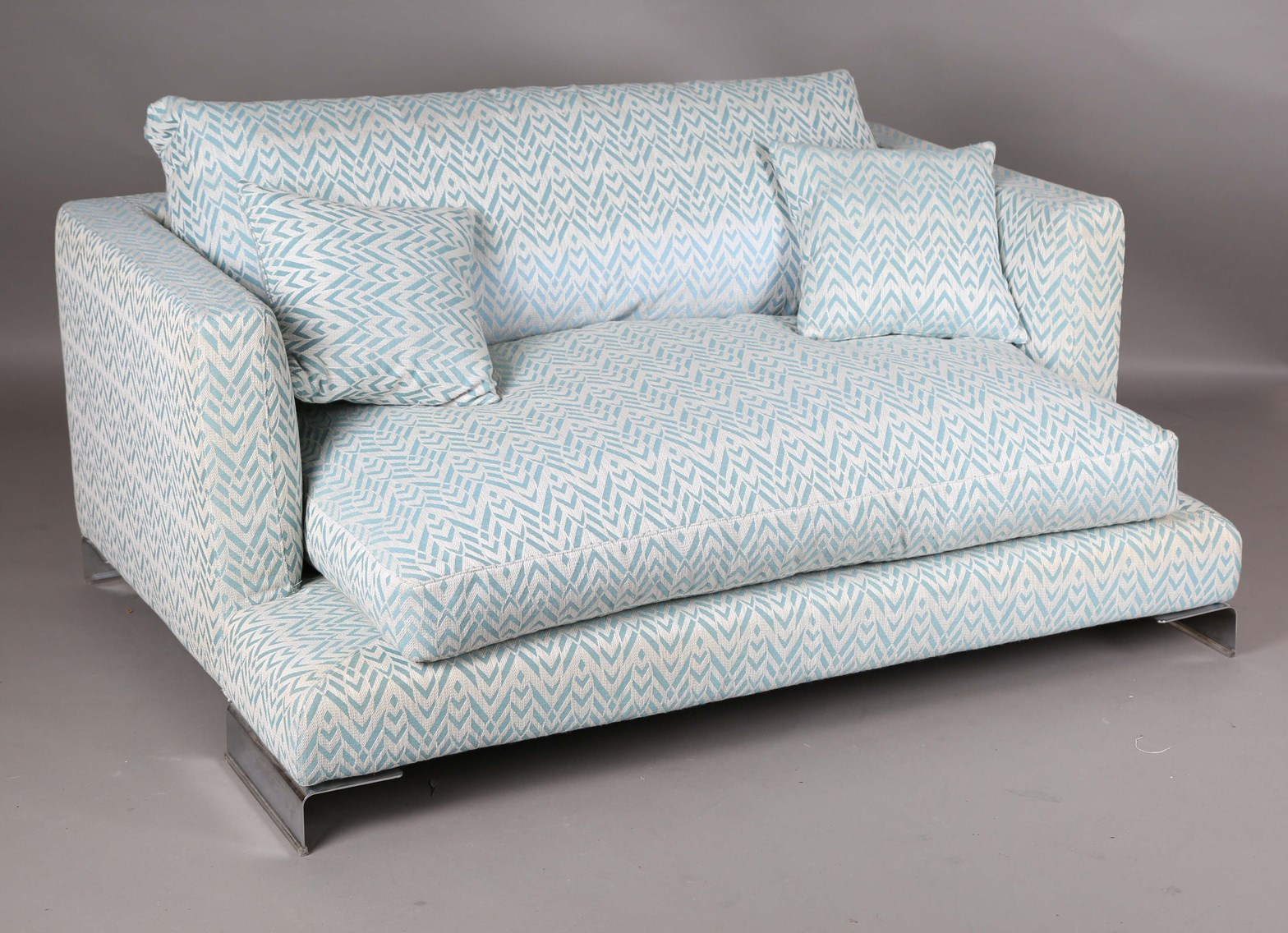 LOT 2113
