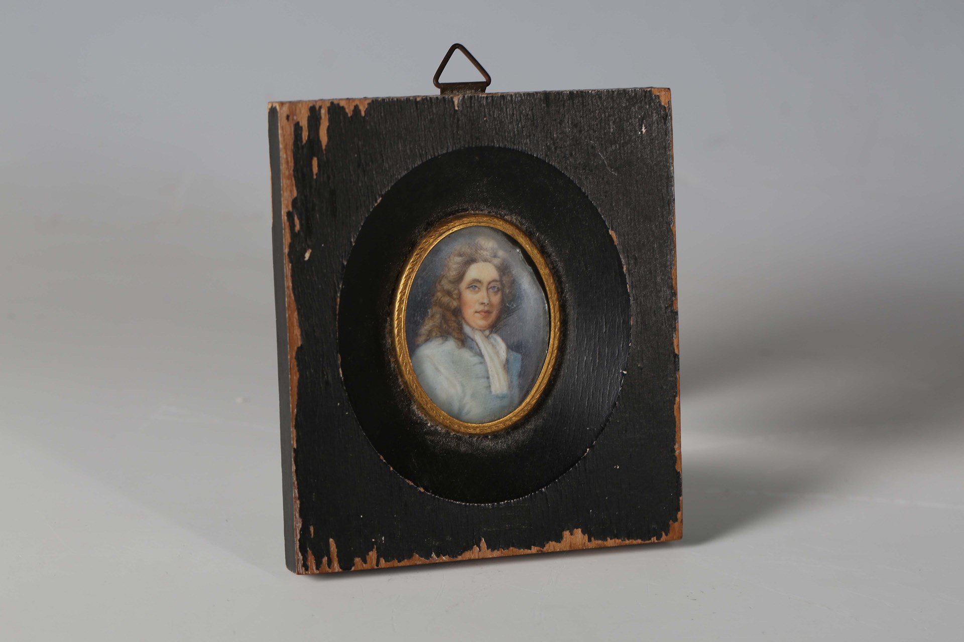 LOT 2323