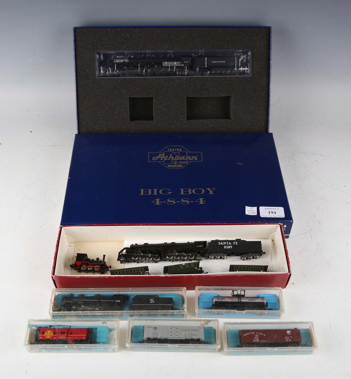 LOT 194