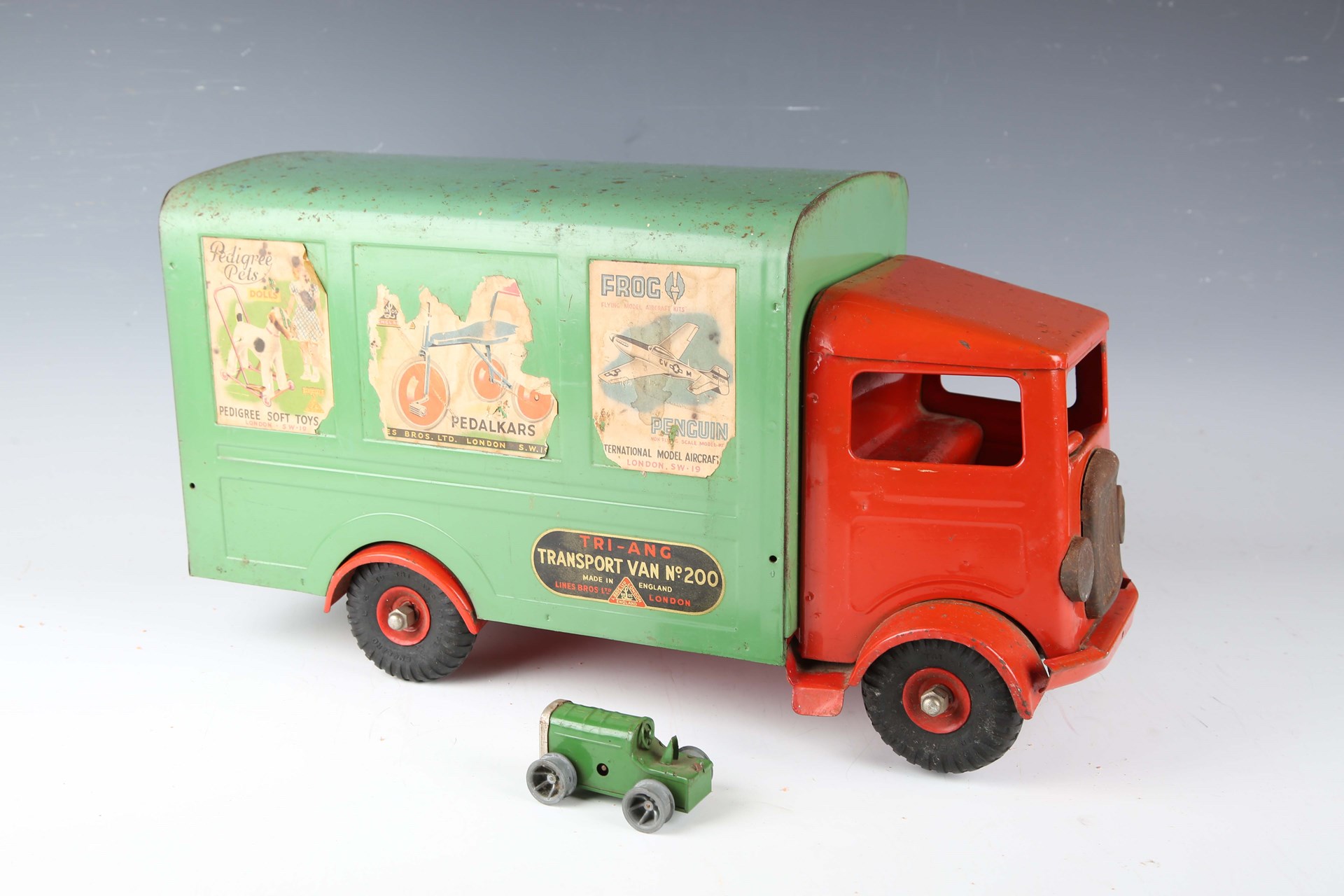 LOT 207