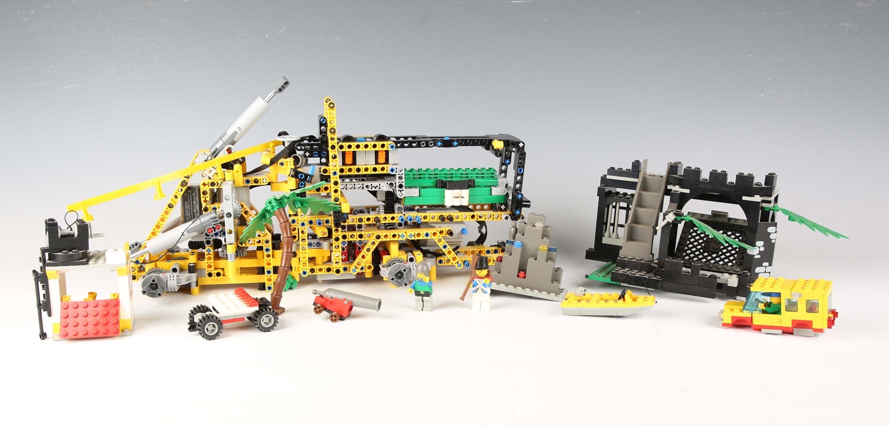 LOT 272