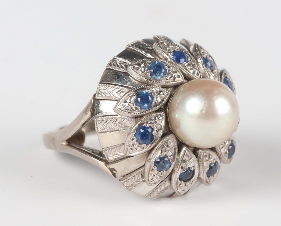LOT 570