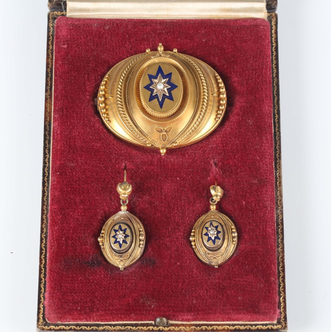 LOT 586