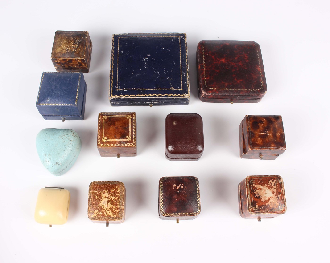 LOT 683