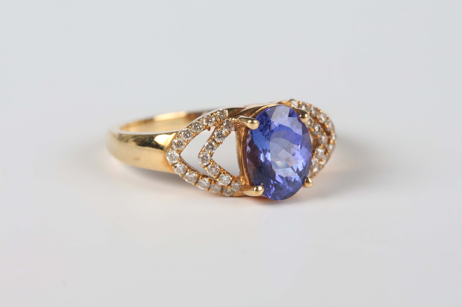 LOT 739