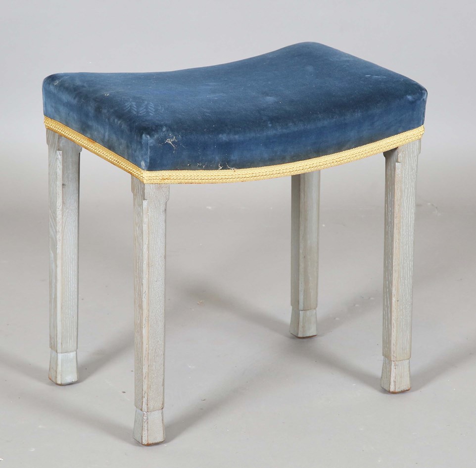 LOT 2028