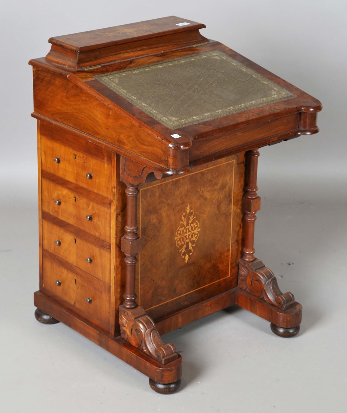 LOT 2077