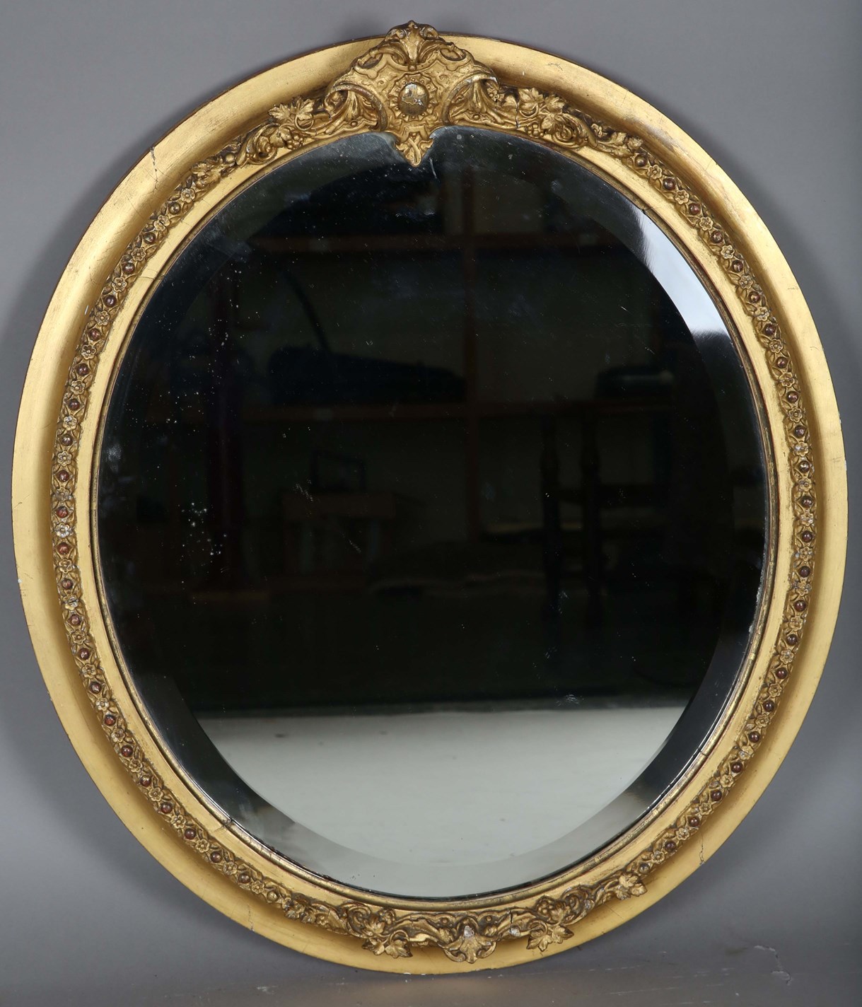 LOT 2082