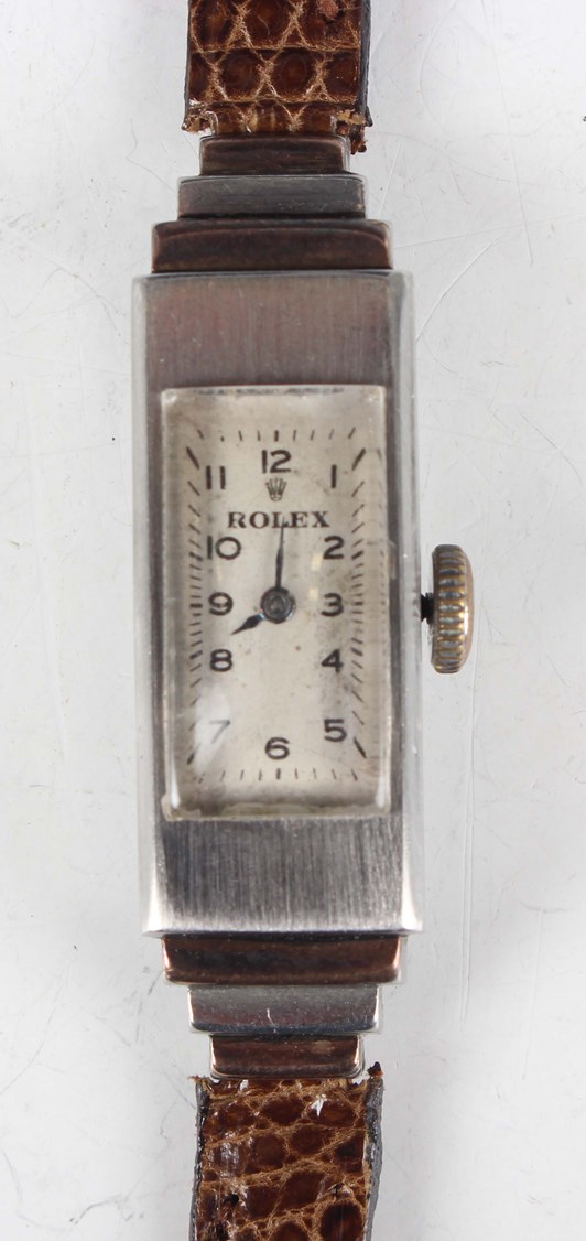LOT 1083
