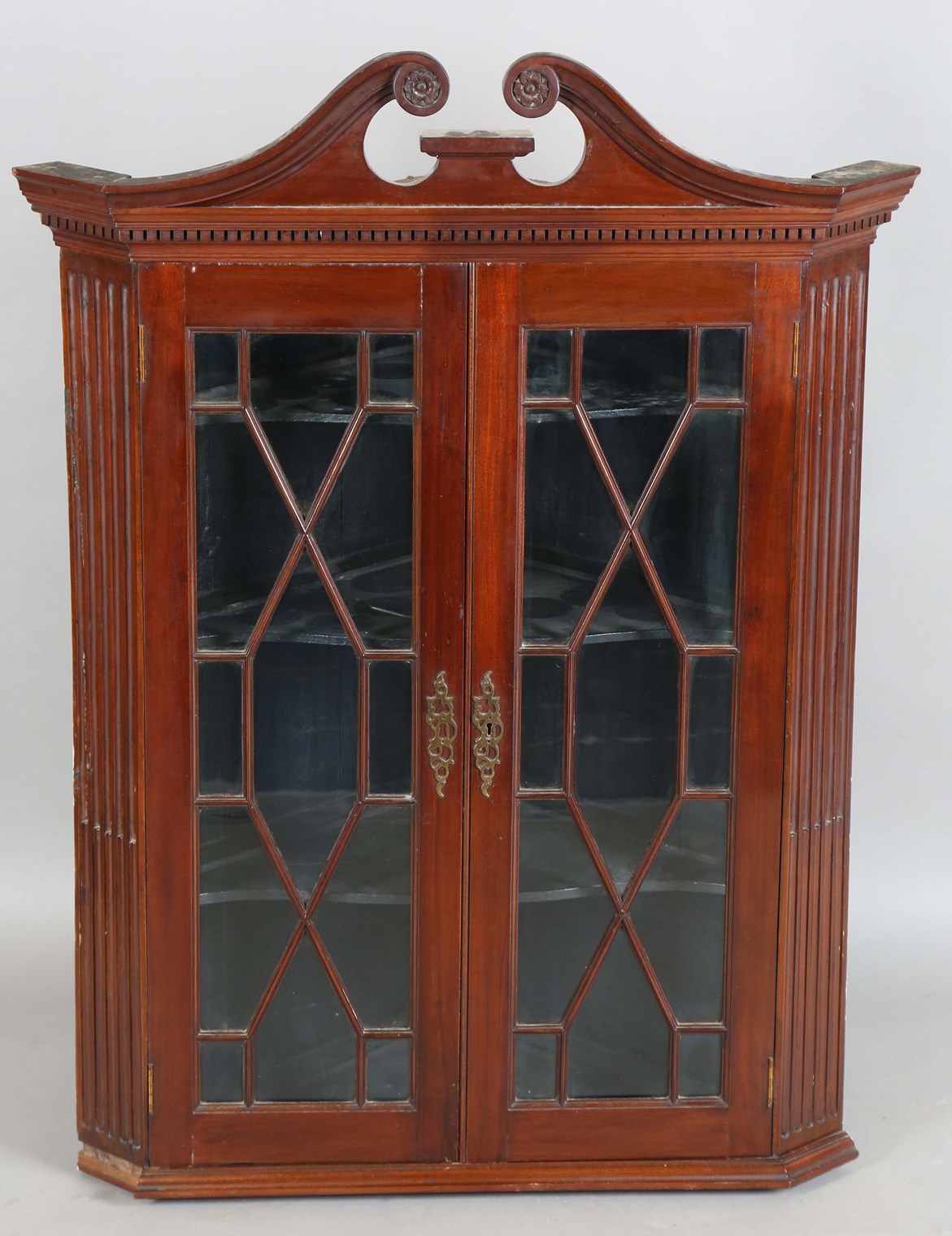 LOT 2082