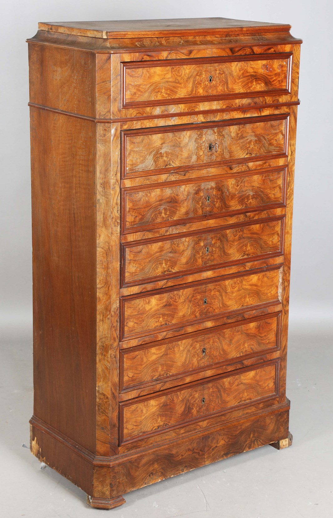 LOT 2085